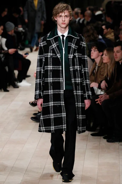 Look 48